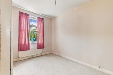 16 Heathfield Avenue, Dover, CT16 2NX