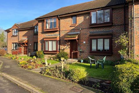 undefined, High Street, Abbots Langley WD5