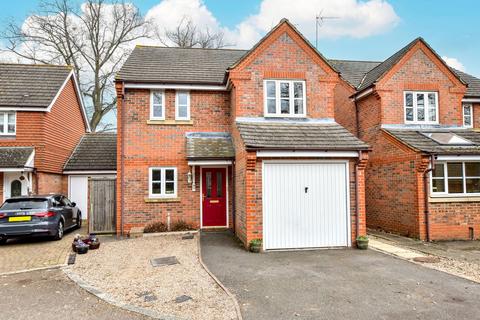 3 bedroom detached house for sale, Hamlet Close, St. Albans AL2