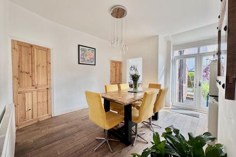 31 Balmoral Drive, Denton, Manchester, M34 2JT