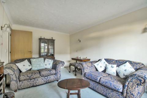 2 bedroom ground floor flat for sale, Stratford Road, Salisbury SP1