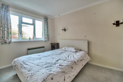 2 bedroom ground floor flat for sale, Stratford Road, Salisbury SP1