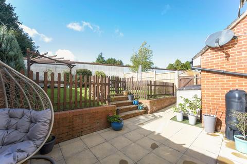 4 Bishops Reach, Allington, Salisbury, SP4 0BB