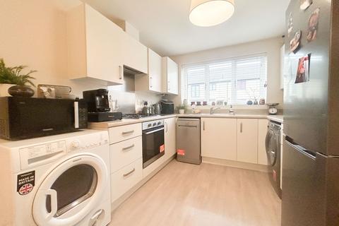 118 Manor Drive, Peterborough, PE4 7AT