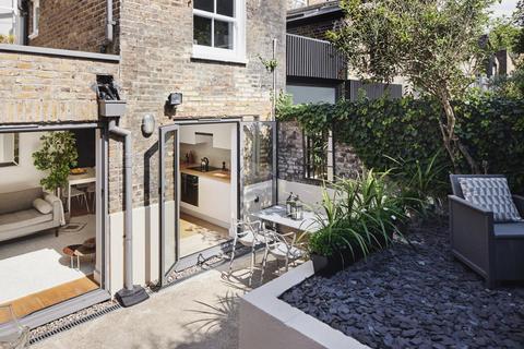 4 Radcot Street, London, SE11 4AH