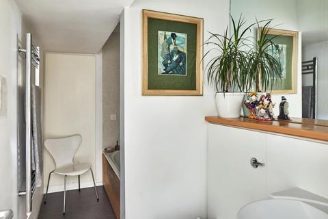 4 Radcot Street, London, SE11 4AH