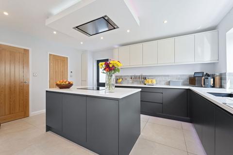 Duir Lodge Homanton, Shrewton, Salisbury, SP3 4ER