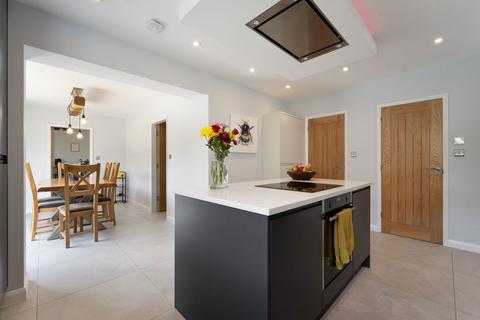 Duir Lodge Homanton, Shrewton, Salisbury, SP3 4ER