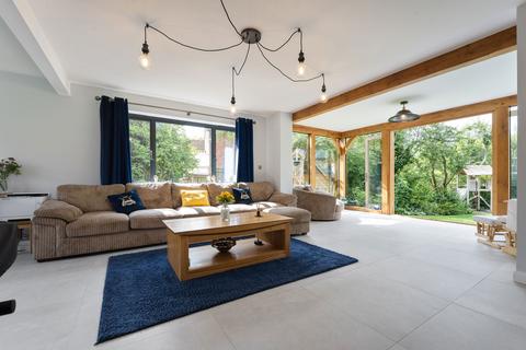 Duir Lodge Homanton, Shrewton, Salisbury, SP3 4ER