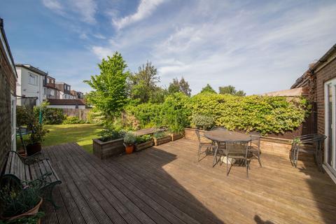 26 Broadhurst Avenue, Edgware, HA8 8TS