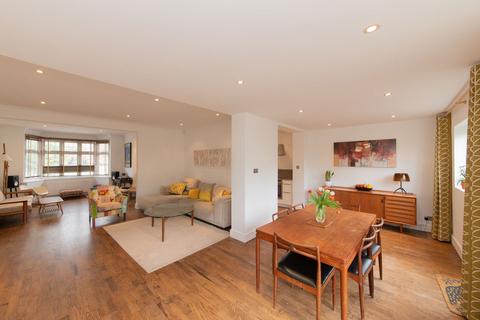 26 Broadhurst Avenue, Edgware, HA8 8TS