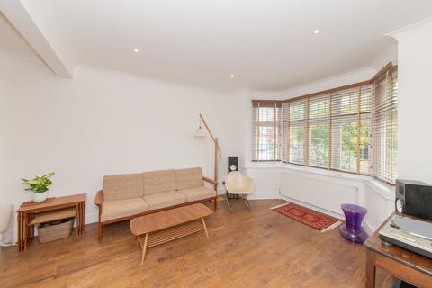 26 Broadhurst Avenue, Edgware, HA8 8TS