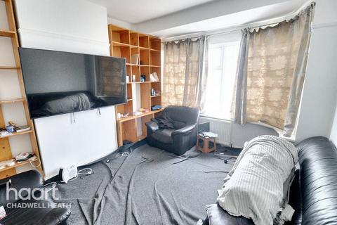 41 Rosslyn Avenue, Dagenham, RM8 1JP