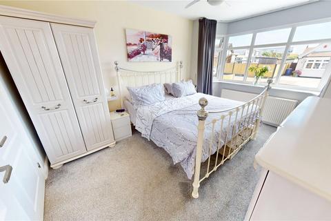 7 Laburnum Drive, Corringham, Stanford-le-hope, SS17 7QE