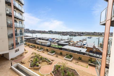 2 bedroom flat for sale, Mariner Point Shoreham-by-Sea