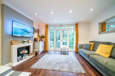 27 Abbots Rise, Kings Langley, WD4 8AR