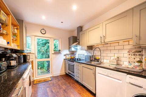 27 Abbots Rise, Kings Langley, WD4 8AR