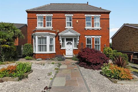 4 bedroom detached house for sale, Green Lane, Lofthouse, Wakefield, West Yorkshire, WF3