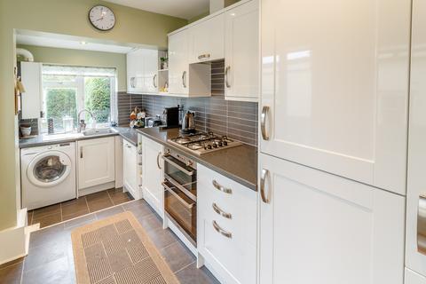 2 bedroom terraced house to rent, Ludlow Road, Guildford, GU2