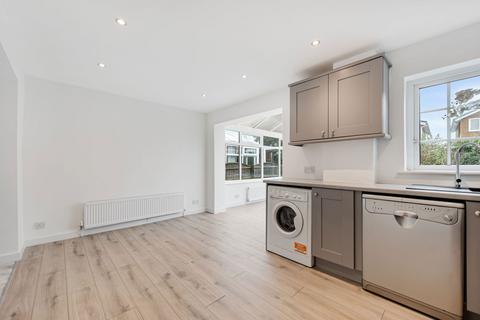 7 Ash Road, Elswick, Preston, PR4 3YE