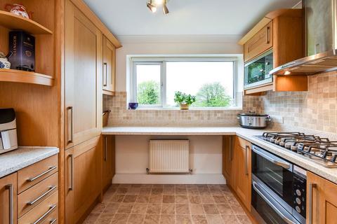 Flat 7, Hurstmere House Hurstmere Close, Grayshott, Hindhead, GU26 6TT