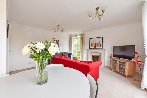 Flat 7, Hurstmere House Hurstmere Close, Grayshott, Hindhead, GU26 6TT