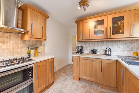 Flat 7, Hurstmere House Hurstmere Close, Grayshott, Hindhead, GU26 6TT