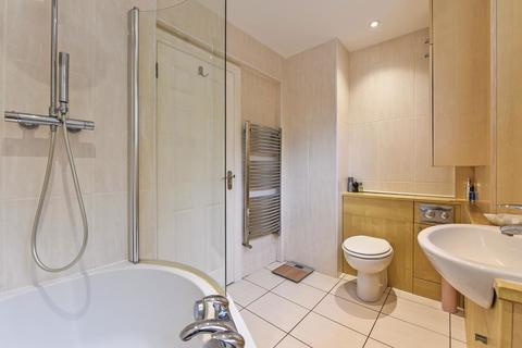 Flat 7, Hurstmere House Hurstmere Close, Grayshott, Hindhead, GU26 6TT