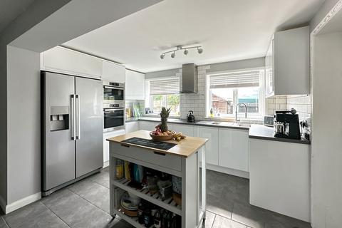 158 Hunter Drive, Bletchley, Milton Keynes, MK2 3NF