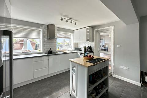 158 Hunter Drive, Bletchley, Milton Keynes, MK2 3NF
