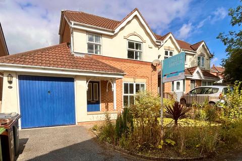 3 bedroom detached house to rent, Stonelea Court, Meanwood, Leeds, LS7