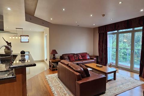 4 bedroom apartment to rent, Park Valley, Nottingham, Nottinghamshire, NG7 1BS