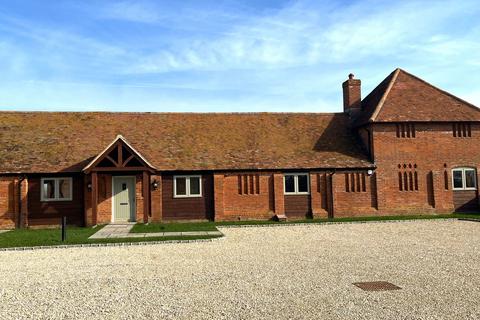 3 bedroom barn conversion for sale, Buckingham Road, Weedon HP22