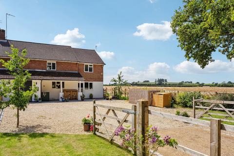 4 bedroom semi-detached house for sale, Calvert Road, Buckingham MK18