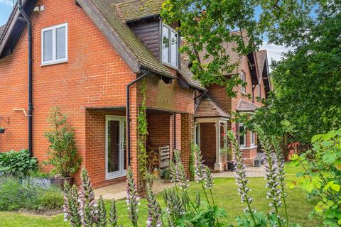 4 bedroom semi-detached house for sale, Buckingham Road, Aylesbury HP22