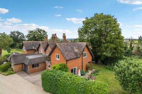 4 bedroom semi-detached house for sale, Buckingham Road, Aylesbury HP22