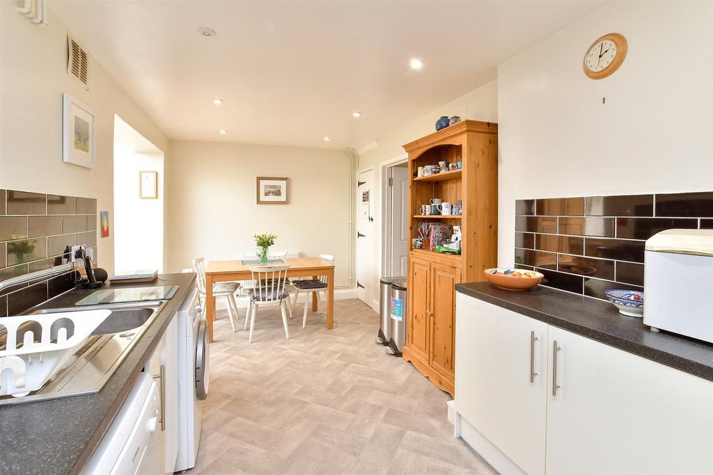 Kitchen/ Dining Area