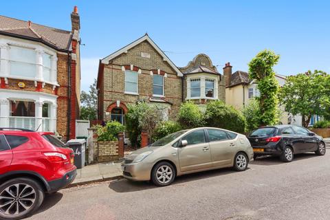 3 bedroom flat for sale, Macdonald Road, Friern Barnet