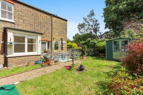 3 bedroom flat for sale, Macdonald Road, Friern Barnet