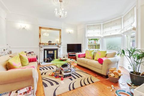 3 bedroom flat for sale, Macdonald Road, Friern Barnet