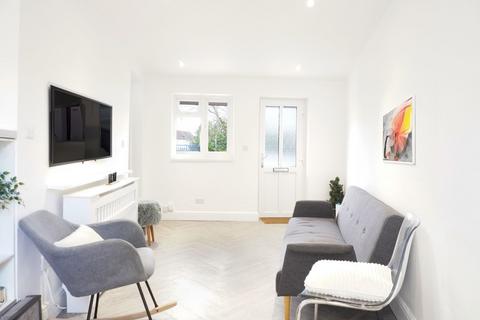 2 bedroom end of terrace house for sale, Oakhill Road, London SW16