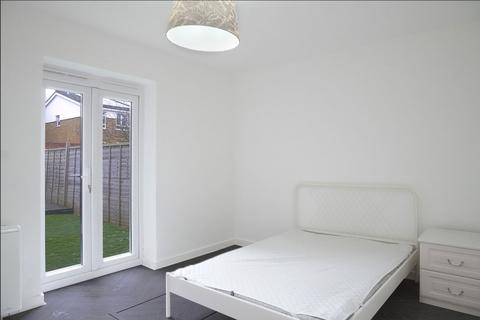 2 bedroom maisonette for sale, Oakhill Road, London SW16