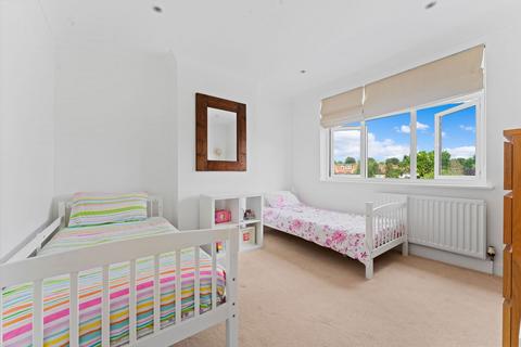 19 Bridgewood Road, Worcester Park, KT4 8XP