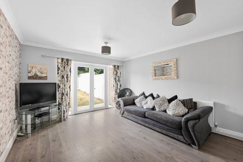 18 Andrews Close, Worcester Park, KT4 8PF