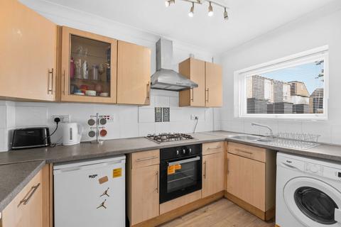 18 Andrews Close, Worcester Park, KT4 8PF