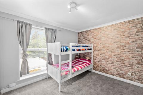 18 Andrews Close, Worcester Park, KT4 8PF
