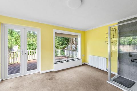 1 Parry Close, Epsom, KT17 2PB