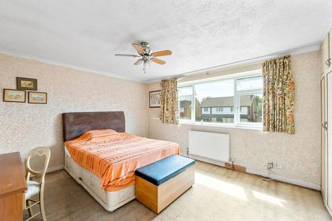 1 Parry Close, Epsom, KT17 2PB
