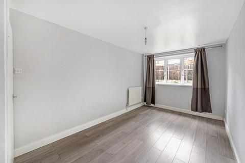 1 bedroom ground floor flat for sale, Gorman Road, London SE18