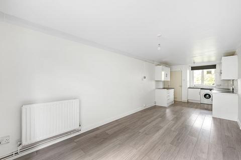 1 bedroom ground floor flat for sale, Gorman Road, London SE18